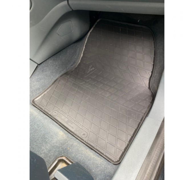 Ford C-Max (2011-...) комплект килимків з 4 штук кліпса гачки (Stingray), ціна: 1 598 грн.