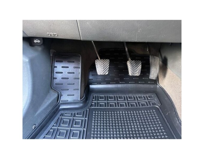 Автомобільні килимки в салон Hyundai Santa Fe 2000-2006 (AVTO-Gumm), ціна: 1 716 грн.