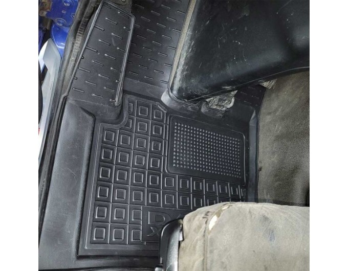 Автомобільні килимки в салон DAF FX 105 2005-2013 (AVTO-Gumm), ціна: 1 778 грн.