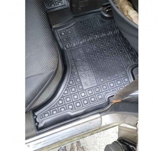 Автомобільні килимки в салон Mitsubishi L200 Double Cab 1996-2006 (AVTO-Gumm), ціна: 1 652 грн.