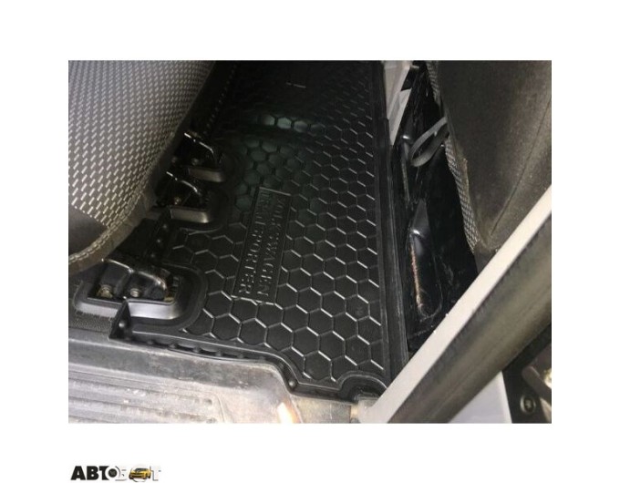 Автомобільні килимки в салон Volkswagen T5 Caravelle 2010- (2-й ряд) без печки (Avto-Gumm), ціна: 1 851 грн.