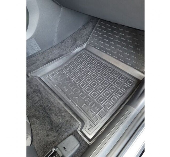 Автомобільні килимки в салон Hyundai Santa Fe 2024- (AVTO-Gumm), ціна: 1 652 грн.