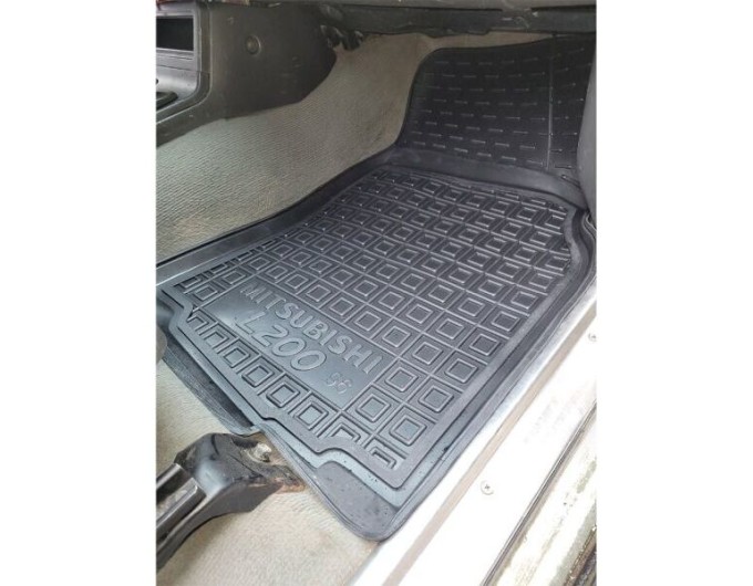 Автомобільні килимки в салон Mitsubishi L200 Double Cab 1996-2006 (AVTO-Gumm), ціна: 1 716 грн.