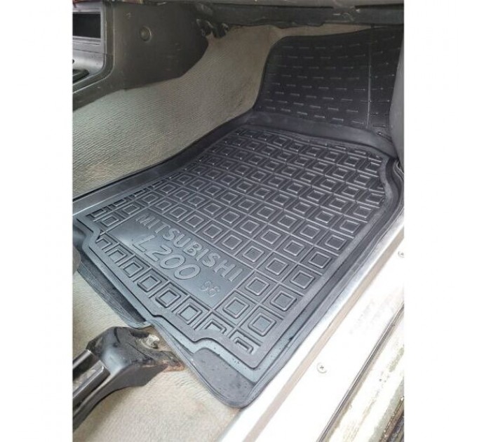 Автомобільні килимки в салон Mitsubishi L200 Double Cab 1996-2006 (AVTO-Gumm), ціна: 1 652 грн.