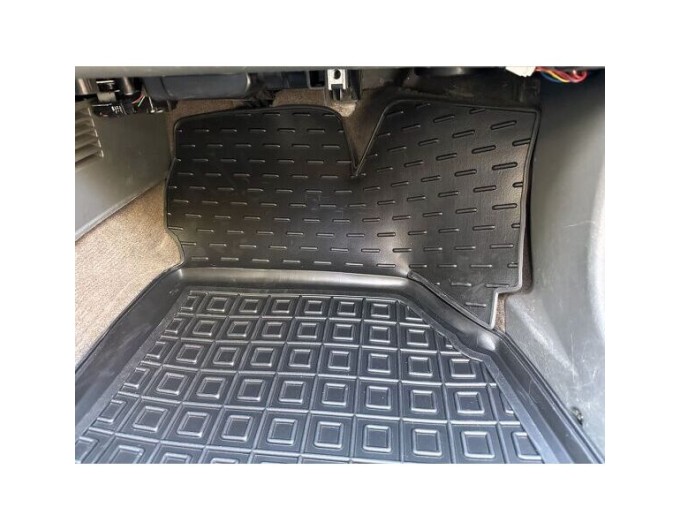 Автомобільні килимки в салон Hyundai Santa Fe 2000-2006 (AVTO-Gumm), ціна: 1 716 грн.
