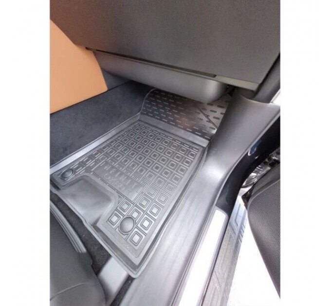 Автомобільні килимки в салон Infiniti QX80 2018- 7 мест (AVTO-Gumm), ціна: 2 533 грн.