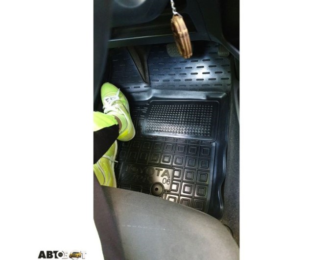 Передні килимки в автомобіль Toyota Yaris 2006- (Avto-Gumm), ціна: 977 грн.