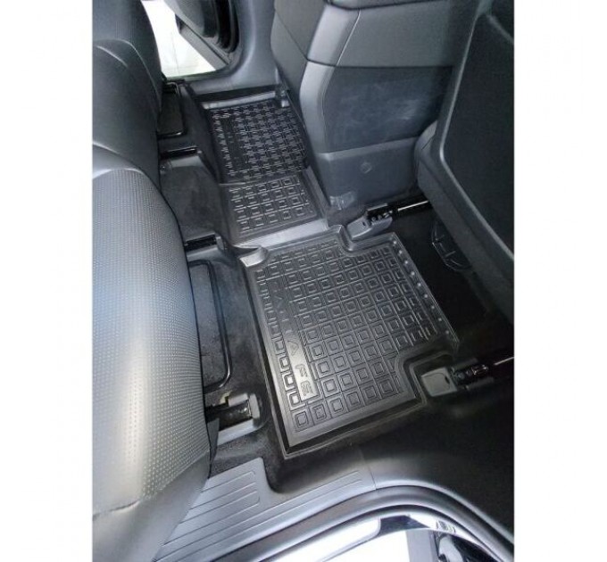 Автомобільні килимки в салон Hyundai Santa Fe 2024- (AVTO-Gumm), ціна: 1 652 грн.