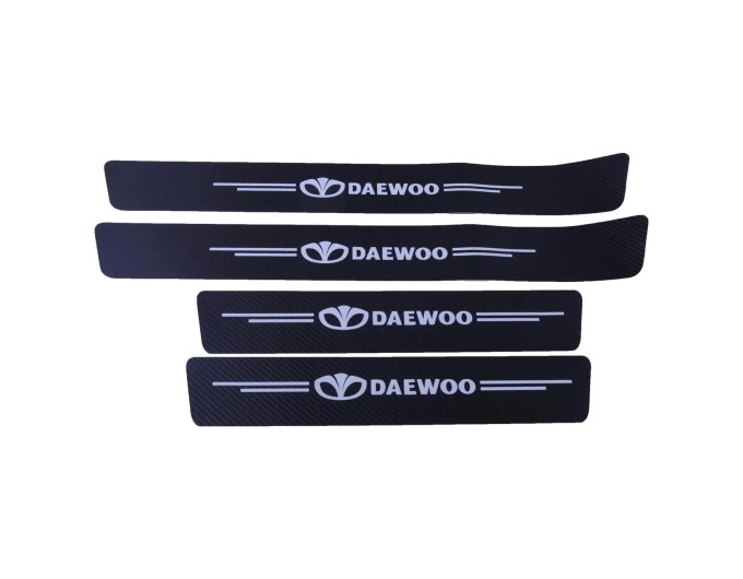 Защитная пленка на пороги автомобиля Daewoo Samurai Карбон 4D, цена: 298 грн.