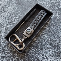 Брелок для ключів плетений з карабіном Honda з викруткою