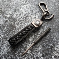 Брелок для ключей плетеный с карабином Infiniti с отверткой
