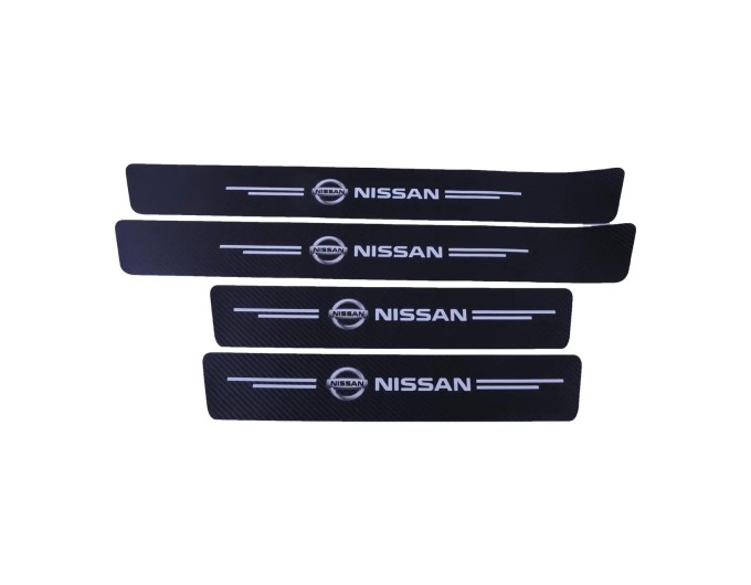 Защитная пленка на пороги автомобиля Nissan Samurai Карбон 4D, цена: 295 грн.