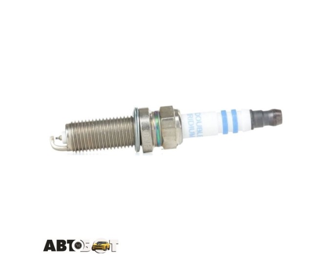 Свеча зажигания Bosch 0 242 140 557, цена: 860 грн.